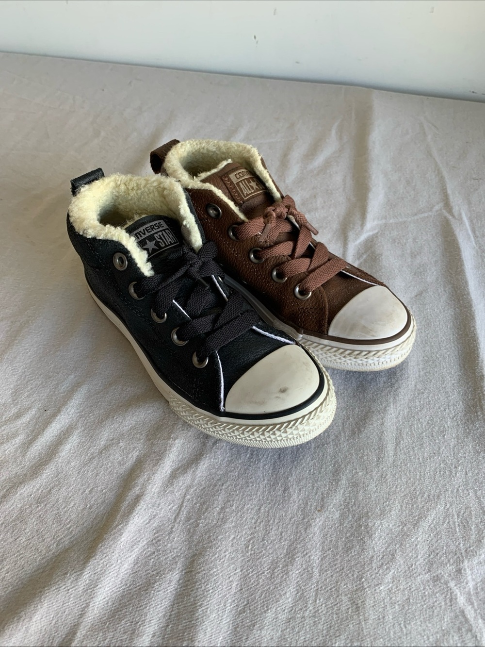 Converse Kids Mismatched Sherpa-Lined High Top Sneakers - Black & Brown